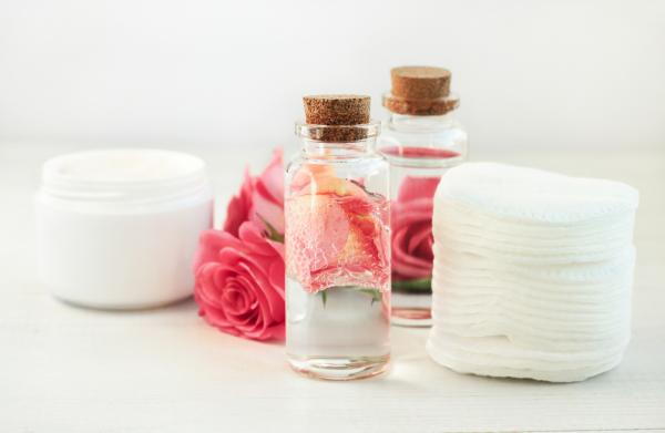 Para Qu Sirve El Agua De Rosas Usos Incre Bles