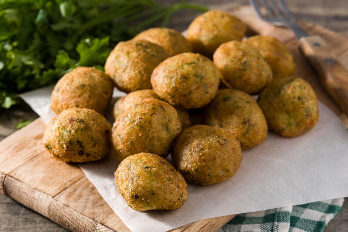 Cómo hacer buñuelos de bacalao: receta de la abuela