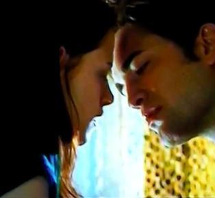 Cómo hacer el beso Crepúsculo - Paso 3