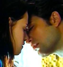 Cómo hacer el beso Crepúsculo - Paso 4