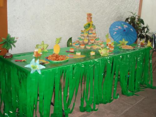 Cómo decorar una fiesta hawaiana