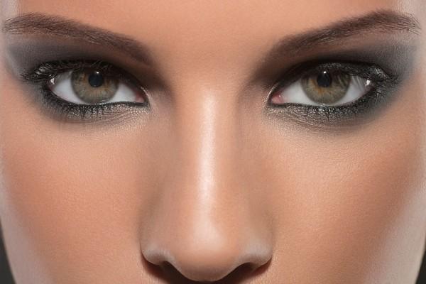 Cómo disimular la nariz aguileña - Paso 3