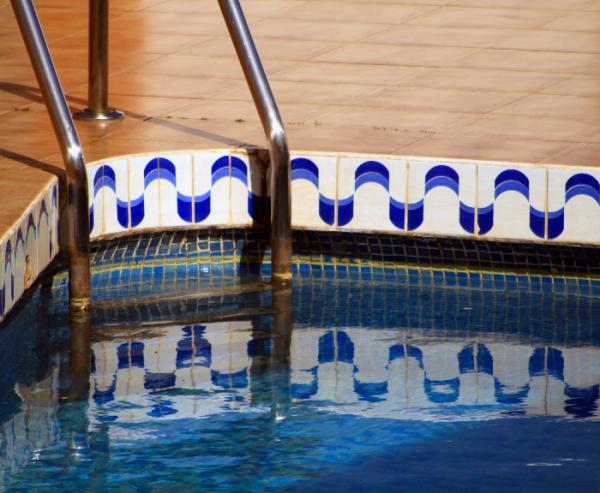 Cómo mantener la piscina en invierno