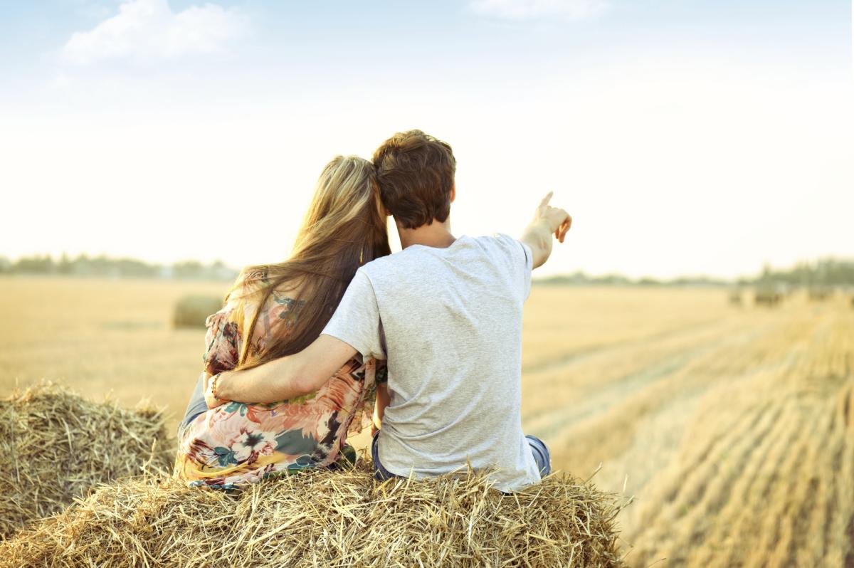 4 pequeñas pero importantes costumbres de las parejas felices