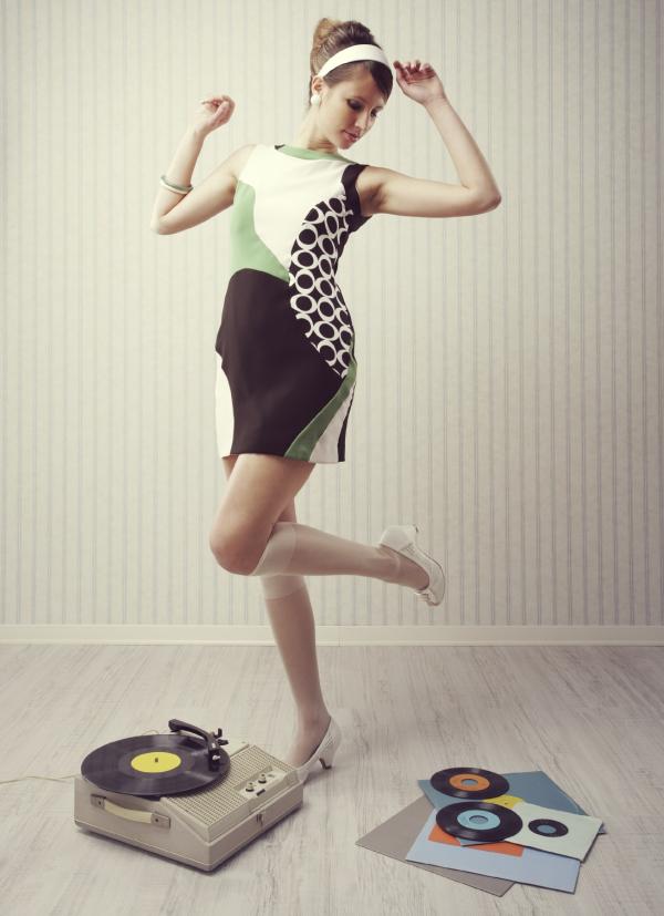 Cómo vestirse para una fiesta de los años 60