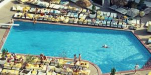 Productos necesarios para hacer el mantenimiento de una piscina