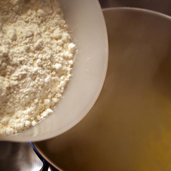 Cómo hacer profiteroles de nata - Paso 3