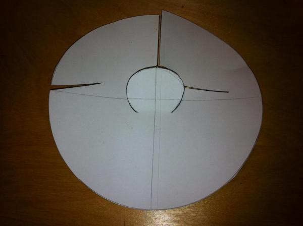 Cómo hacer un ángel dorado con cartulina - Paso 6