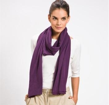 Cómo usar una bufanda de mujer - Paso 3