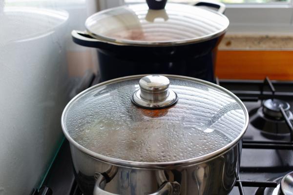 Manitas de cerdo en salsa: receta de la abuela tradicional - Paso 7