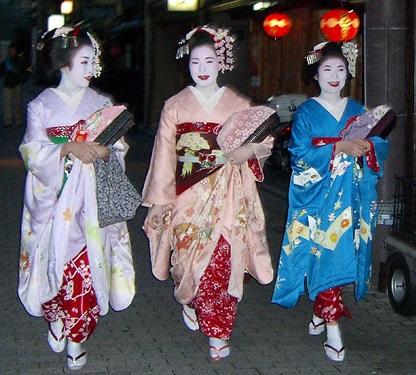 Cómo hacer un disfraz de japonesa - Paso 2