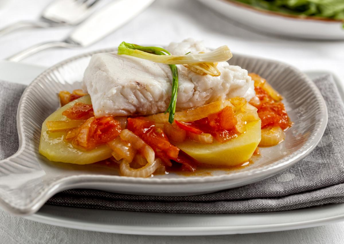 Cómo hacer merluza al horno con verduras