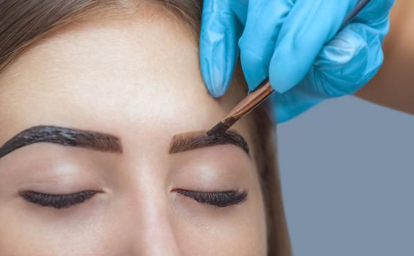 Henna para cejas: cómo se usa y cuánto dura