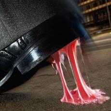 Cómo quitar un chicle del zapato