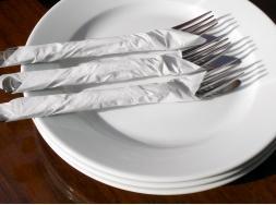 Cómo poner la mesa de la cocina correctamente