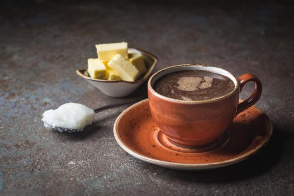 Café keto o bulletproof coffee: qué es, para qué sirve en la dieta cetogénica y cómo hacerlo - Qué es el café keto o bulletproof coffee