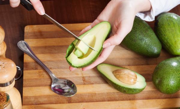 Cómo hacer guacamole colombiano - Paso 2