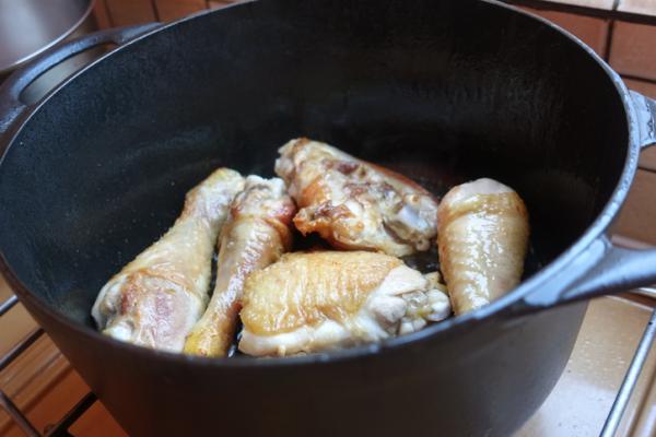 Cómo hacer pollo guisado con papas - Paso 6