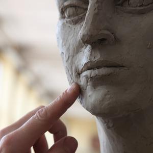 Cómo pegar trozos de arcilla