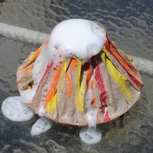 Cómo hacer un volcán en casa