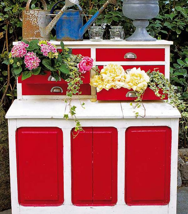 Cómo decorar mi jardín con cosas recicladas - Algún viejo mueble