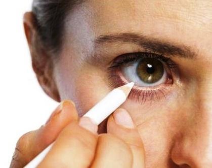 Cómo usar el delineador blanco - Paso 1