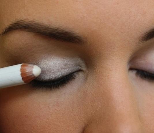 Cómo usar el delineador blanco - Paso 4