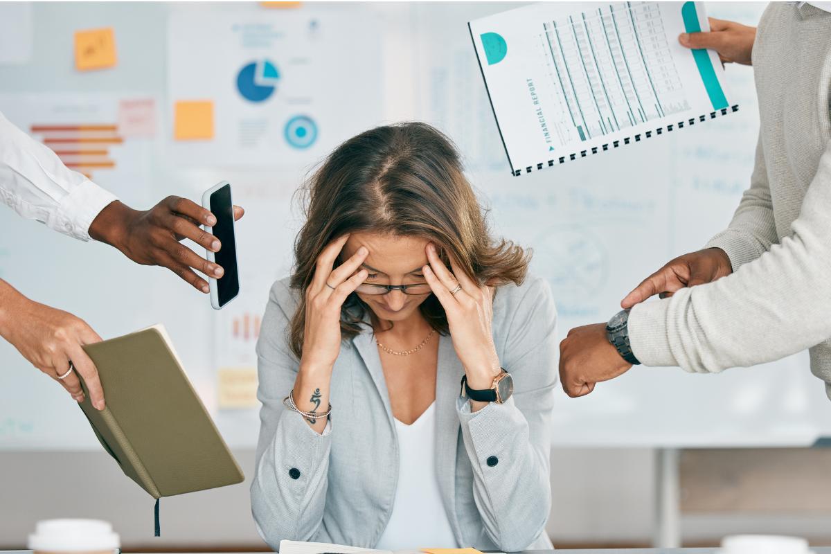 Depresión laboral: qué es, síntomas y cómo puedes superarla