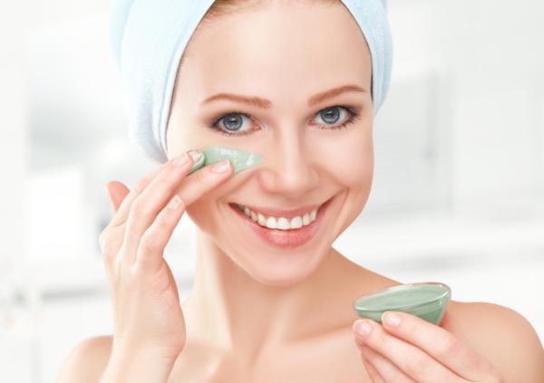 Cómo usar el bicarbonato para las manchas de la cara - Otras recetas caseras para aclarar tu rostro