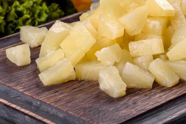 Cómo hacer una ensalada marinera con salsa rosa - Paso 4