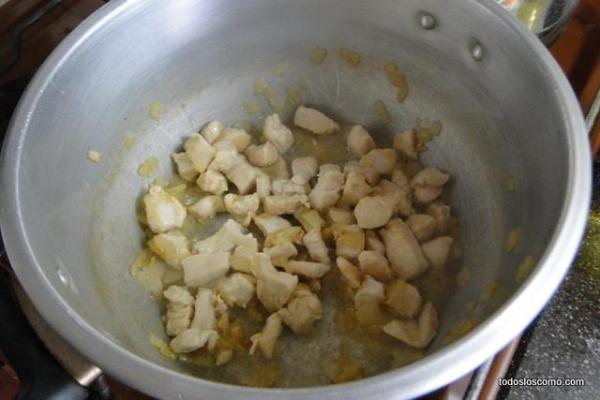 Guiso de arroz con pollo fácil paso a paso - Paso 3