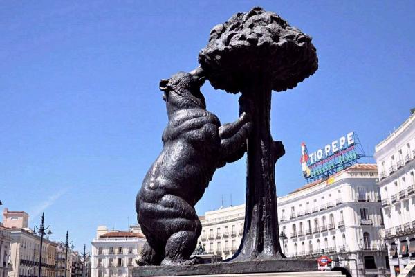 Esculturas españolas famosas: obras imprescindibles que debes conocer - El oso y el madroño - Madrid