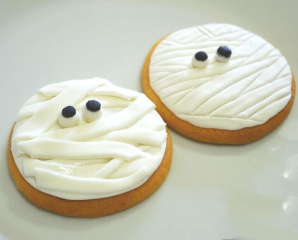 Cómo hacer galletas de momias para Halloween