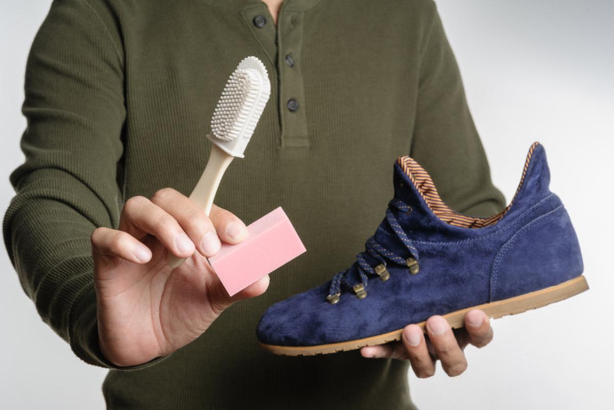 Cómo limpiar zapatos de gamuza