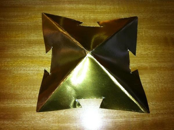 Cómo hacer estrellas de navidad 3D con cartulina - Paso 6