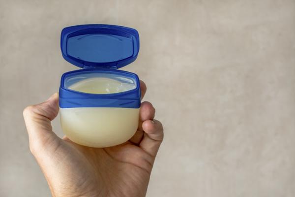 ¿Sirve la vaselina para las estrías? - Vaselina para las estrías - ¿funciona?
