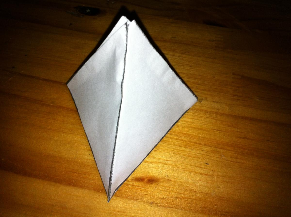 Cómo hacer un tetraedro