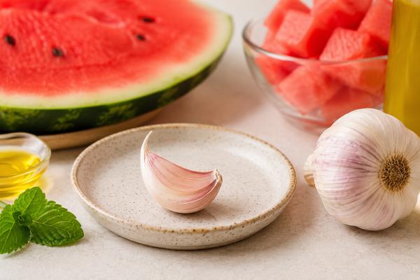 Descubre cómo hacer gazpacho de sandía sin tomate: receta fácil, ligera y perfecta para verano - Paso 3