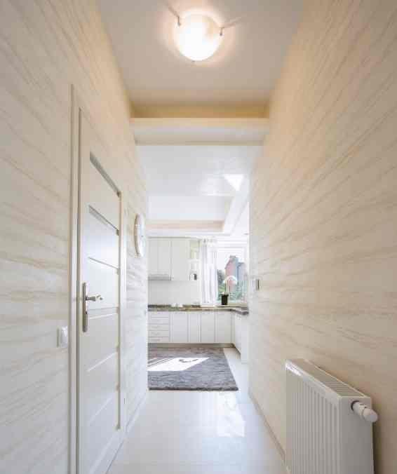 Cómo iluminar un pasillo largo