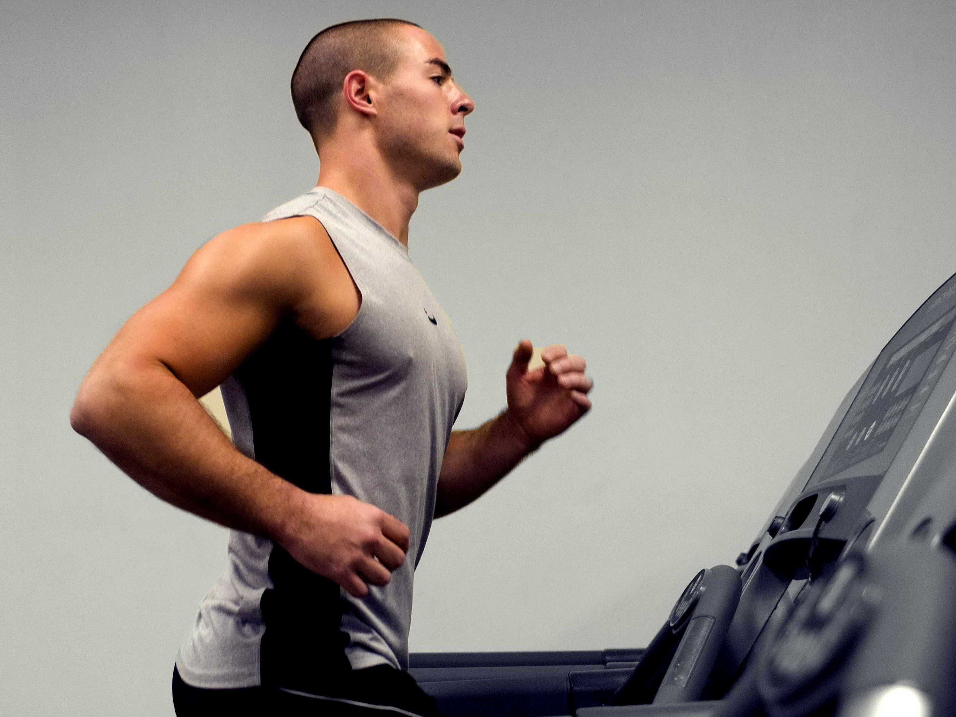 Cardiovascular gym top