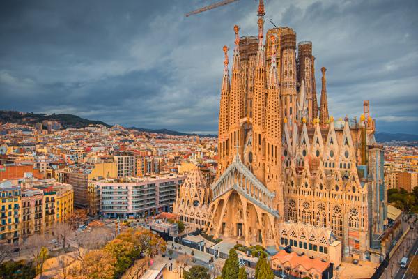 Curiosidades de Barcelona: datos que quizá no conocías hasta ahora - La Sagrada Familia ha estado en construcción más tiempo que las Pirámides de Egipto