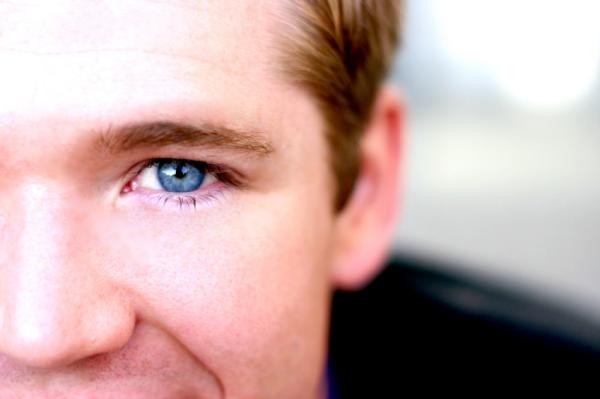 Cómo se puede maquillar un hombre sin que se note - Maquillaje de hombre: ojos