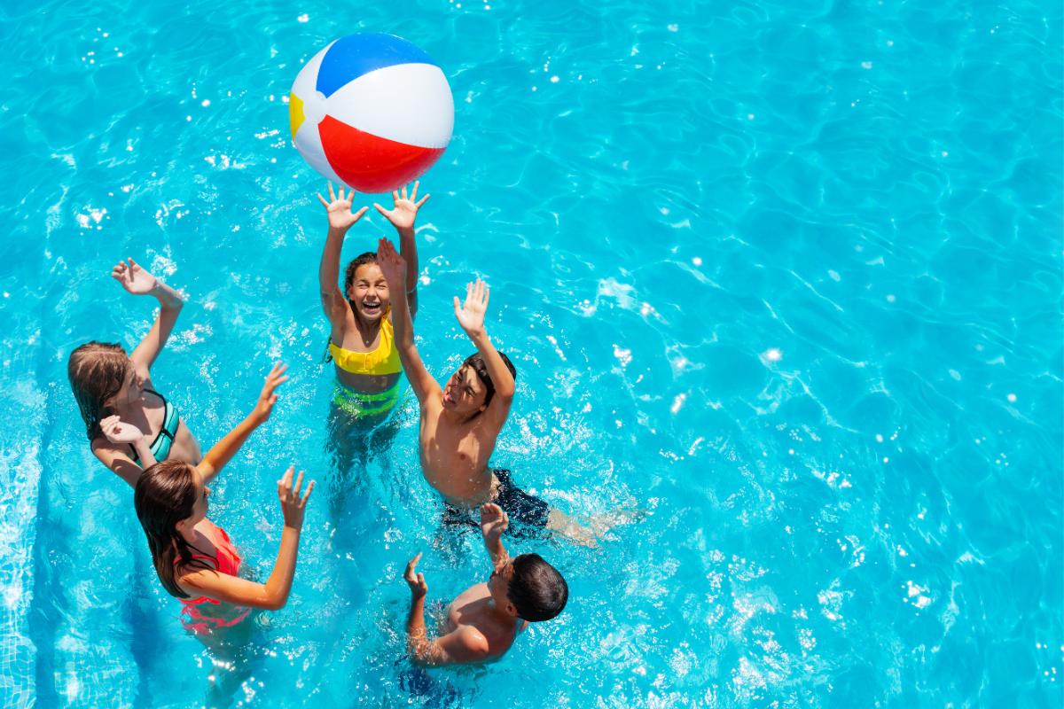 Los mejores juegos para jugar en la piscina