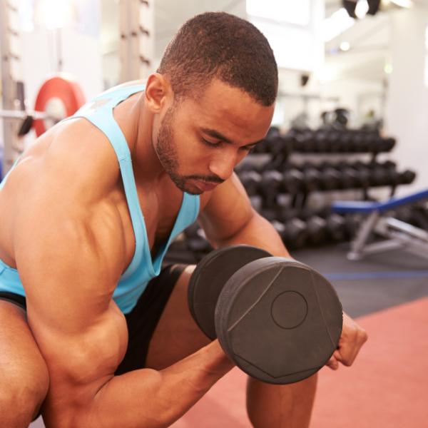 rutina de biceps con mancuernas