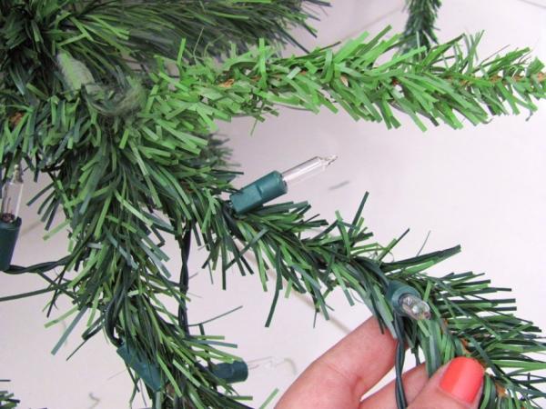 Cómo colocar las luces en el árbol de navidad - Paso 4