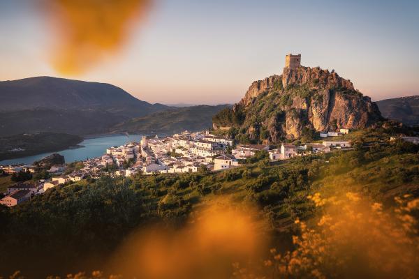 Los pueblos más bonitos de Cádiz: destinos gaditanos con encanto - Zahara de la Sierra 
