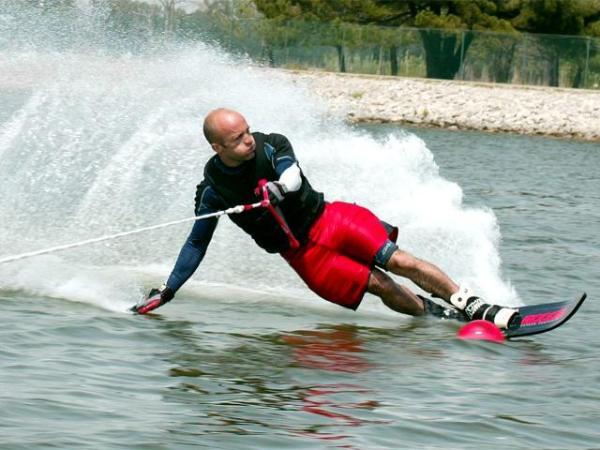 Cómo hacer esquí acuático