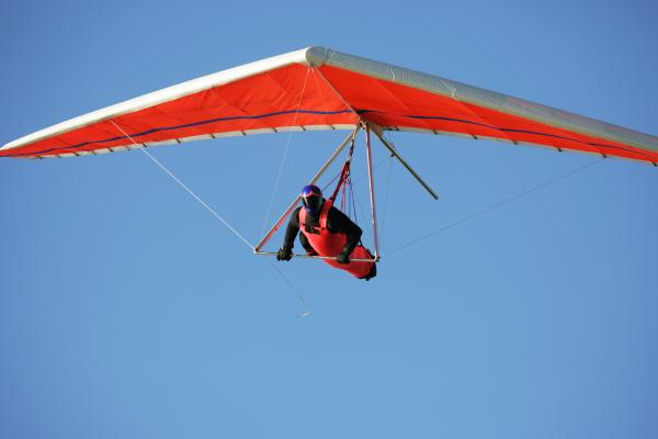 Deportes aéreos: descubre los tipos más emocionantes para vivir aventuras - Ala delta