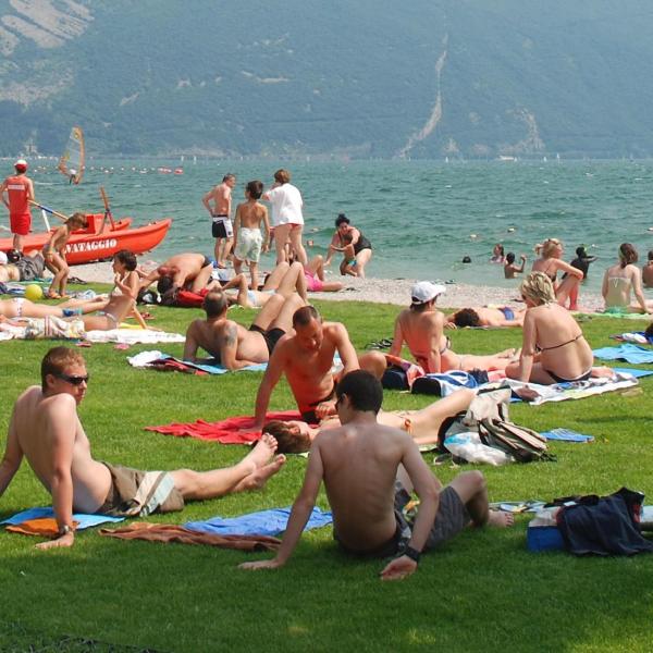 Cómo usar vinagre para obtener un bronceado