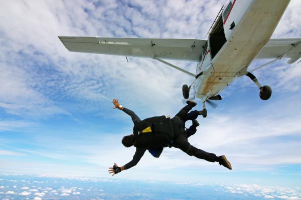 Deportes aéreos: descubre los tipos más emocionantes para vivir aventuras - Paracaidismo